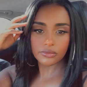 Meet your Posher, Makedis